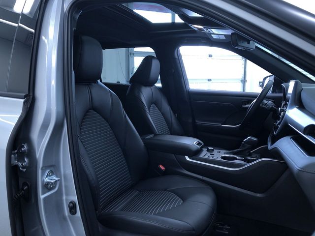 Thumbnail: 2025 Toyota Highlander - 11