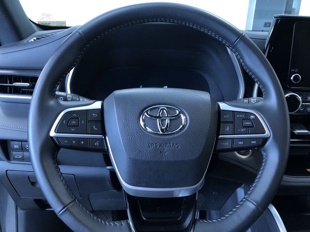Thumbnail: 2025 Toyota Highlander - 14