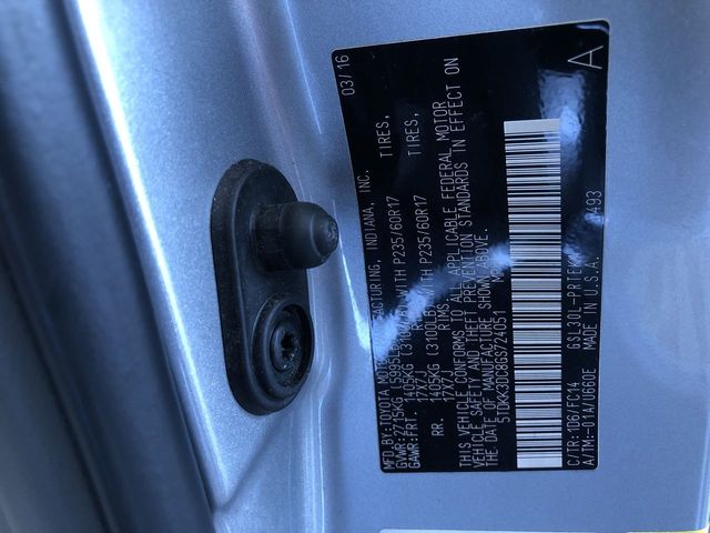 Thumbnail: 2016 Toyota Sienna - 17