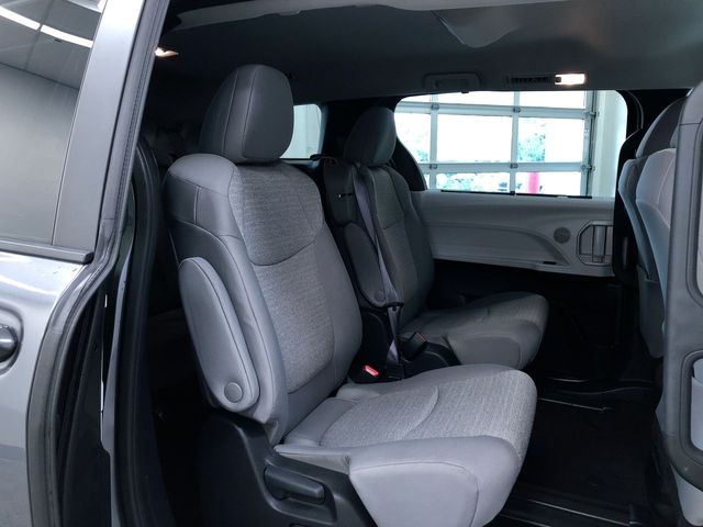 Thumbnail: 2025 Toyota Sienna - 21