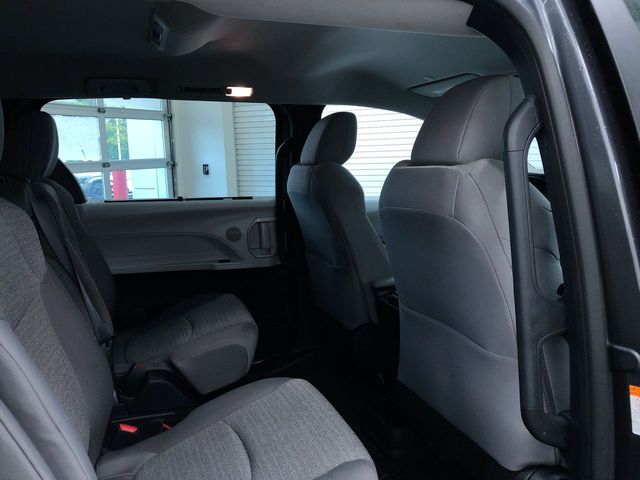 Thumbnail: 2025 Toyota Sienna - 22