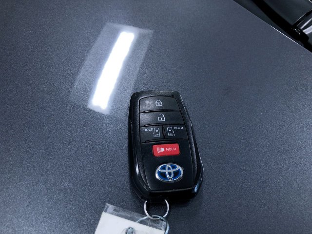 Thumbnail: 2025 Toyota Sienna - 18