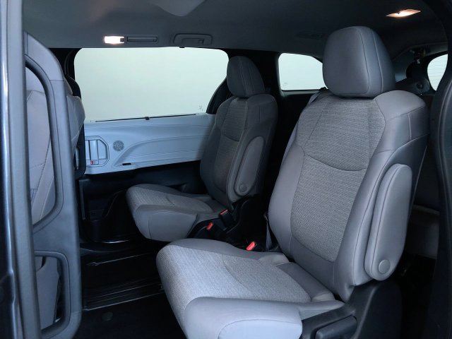 Thumbnail: 2025 Toyota Sienna - 20