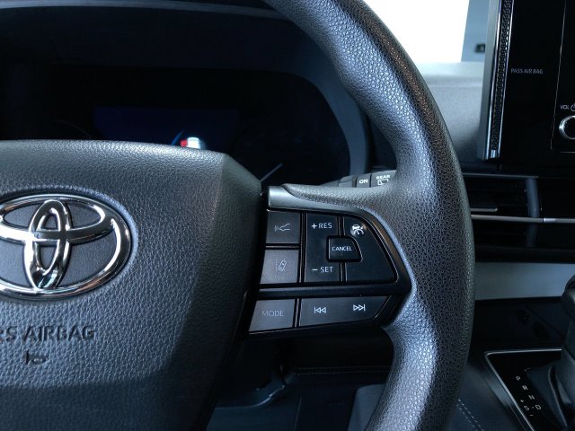 Thumbnail: 2025 Toyota Sienna - 25