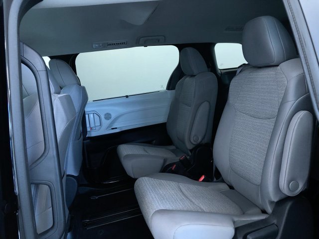 Thumbnail: 2025 Toyota Sienna - 26