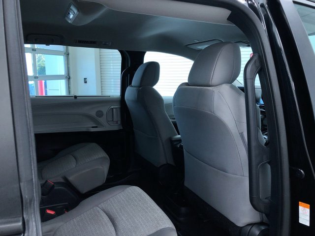 Thumbnail: 2025 Toyota Sienna - 28