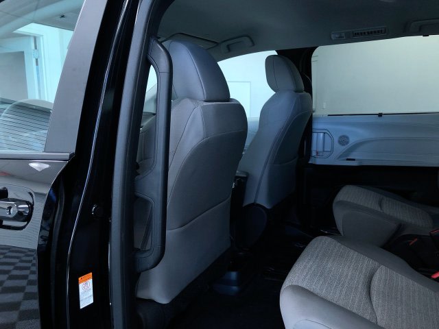 Thumbnail: 2025 Toyota Sienna - 12
