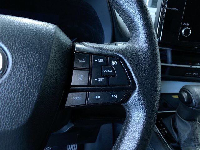Thumbnail: 2025 Toyota Sienna - 32