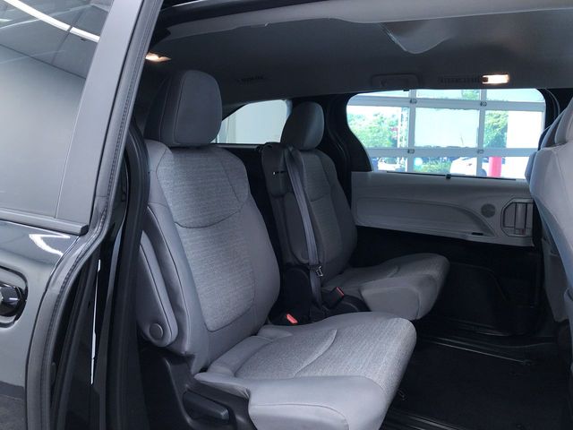 Thumbnail: 2025 Toyota Sienna - 27
