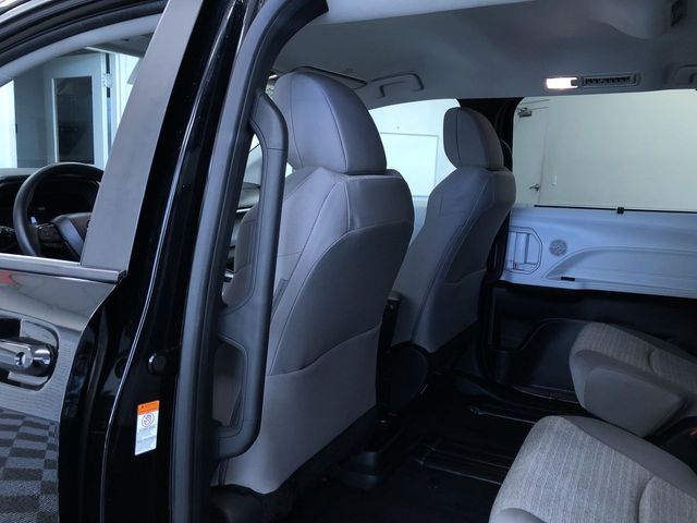 Thumbnail: 2025 Toyota Sienna - 12