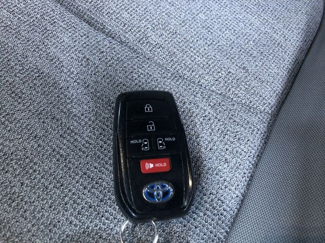 Thumbnail: 2022 Toyota Sienna - 15