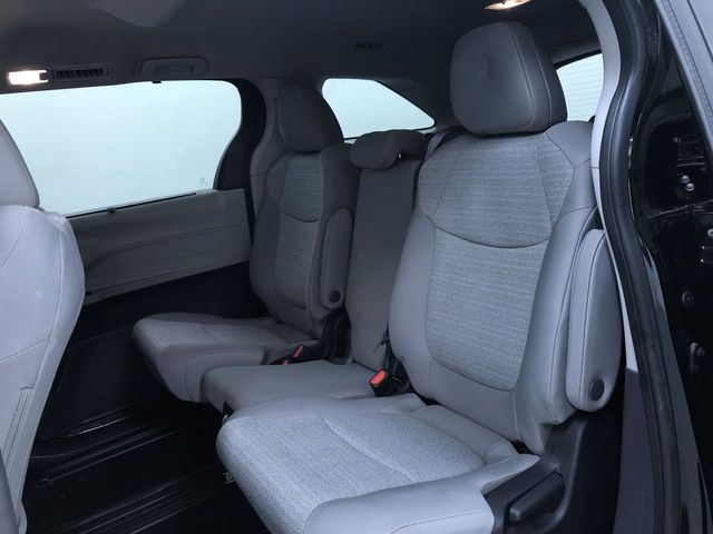 Thumbnail: 2022 Toyota Sienna - 12