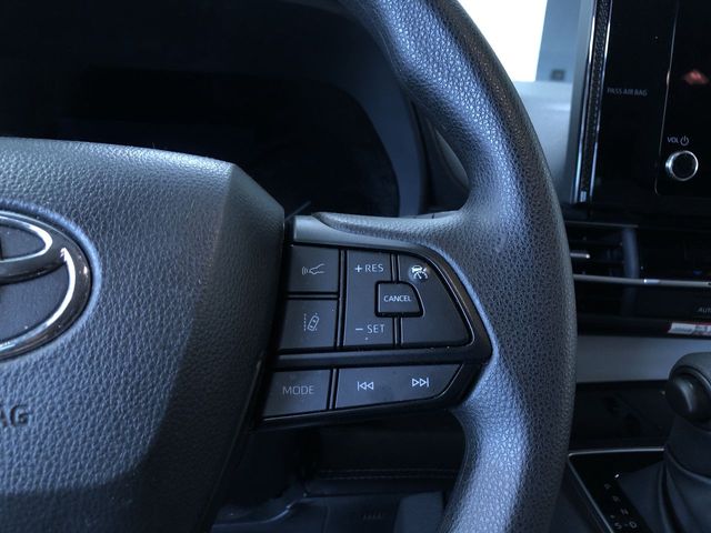 Thumbnail: 2026 Toyota Sienna - 32