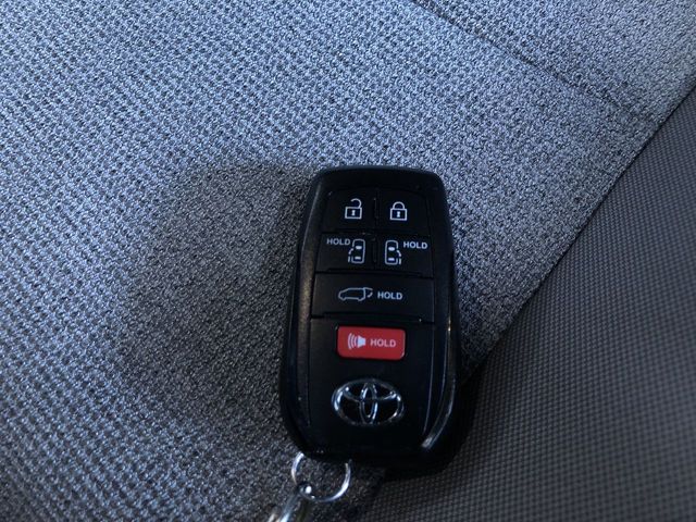Thumbnail: 2026 Toyota Sienna - 16