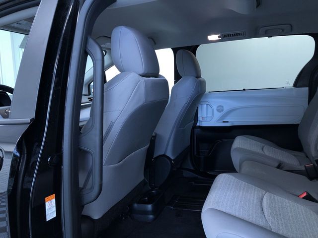 Thumbnail: 2026 Toyota Sienna - 12