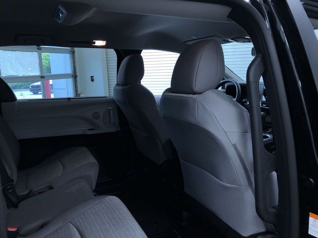 Thumbnail: 2026 Toyota Sienna - 28