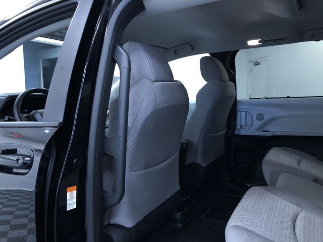 Thumbnail: 2025 Toyota Sienna - 12