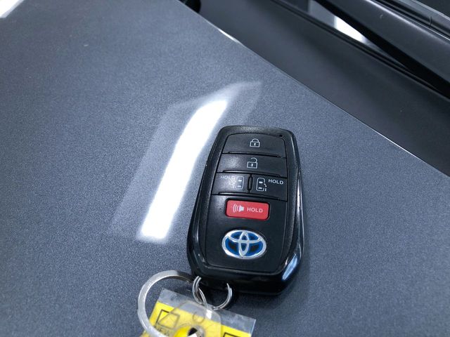Thumbnail: 2025 Toyota Sienna - 18