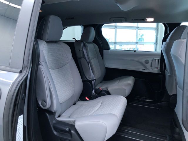 Thumbnail: 2025 Toyota Sienna - 28