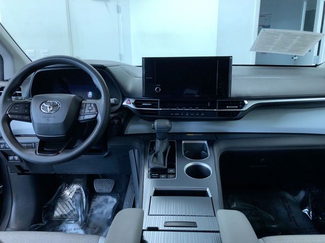 Thumbnail: 2025 Toyota Sienna - 9