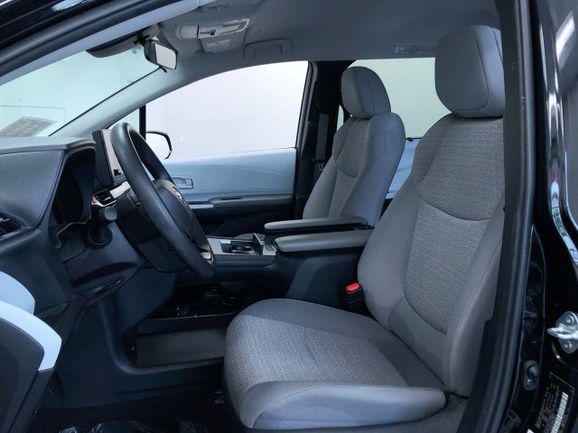 Thumbnail: 2025 Toyota Sienna - 9