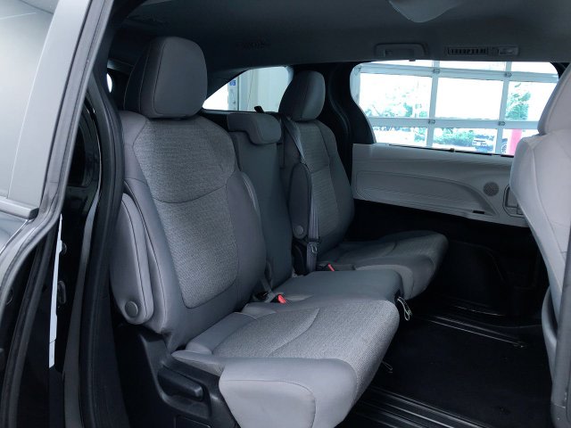 Thumbnail: 2025 Toyota Sienna - 30