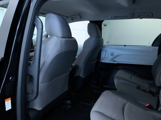 Thumbnail: 2025 Toyota Sienna - 11