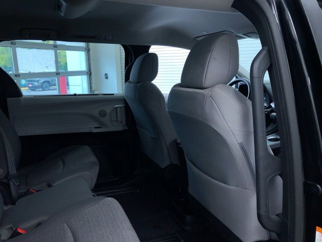 Thumbnail: 2025 Toyota Sienna - 31