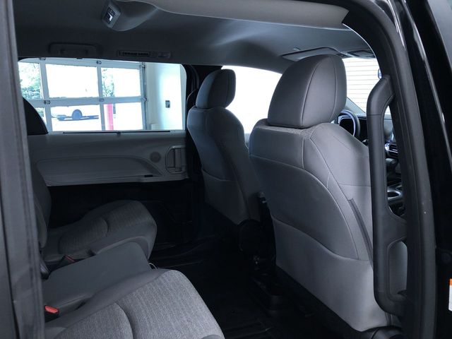 Thumbnail: 2025 Toyota Sienna - 29