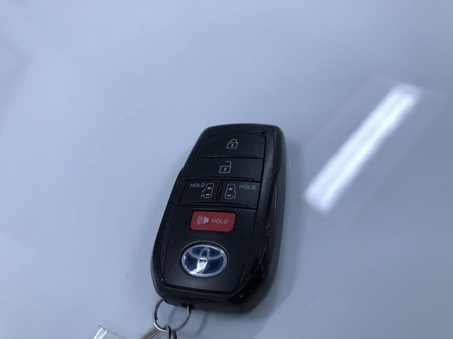 Thumbnail: 2025 Toyota Sienna - 17