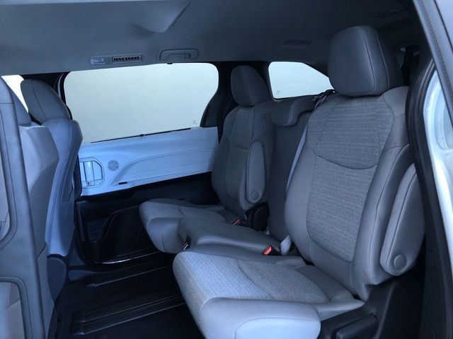 Thumbnail: 2025 Toyota Sienna - 27