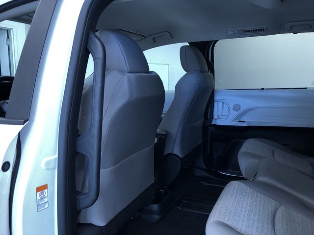 Thumbnail: 2025 Toyota Sienna - 11