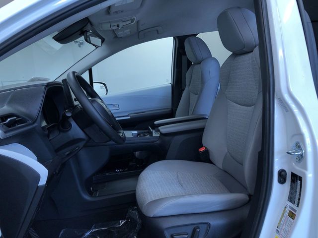 Thumbnail: 2025 Toyota Sienna - 9