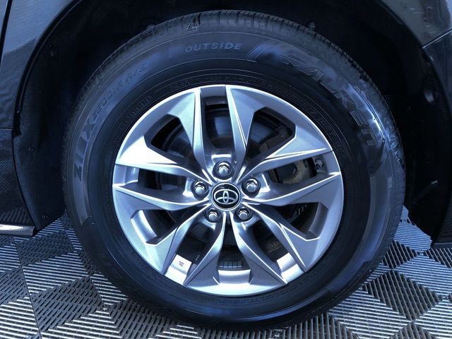 Thumbnail: 2025 Toyota Sienna - 8