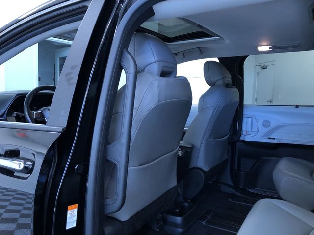 Thumbnail: 2025 Toyota Sienna - 12