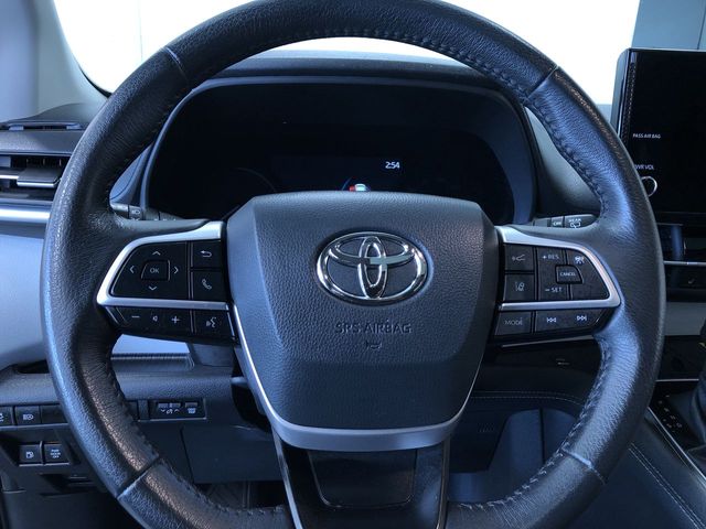 Thumbnail: 2025 Toyota Sienna - 13