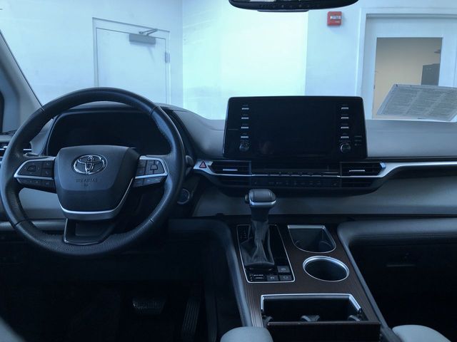 Thumbnail: 2024 Toyota Sienna - 2