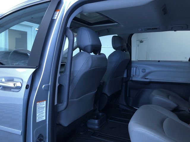 Thumbnail: 2024 Toyota Sienna - 12