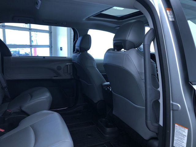 Thumbnail: 2024 Toyota Sienna - 27