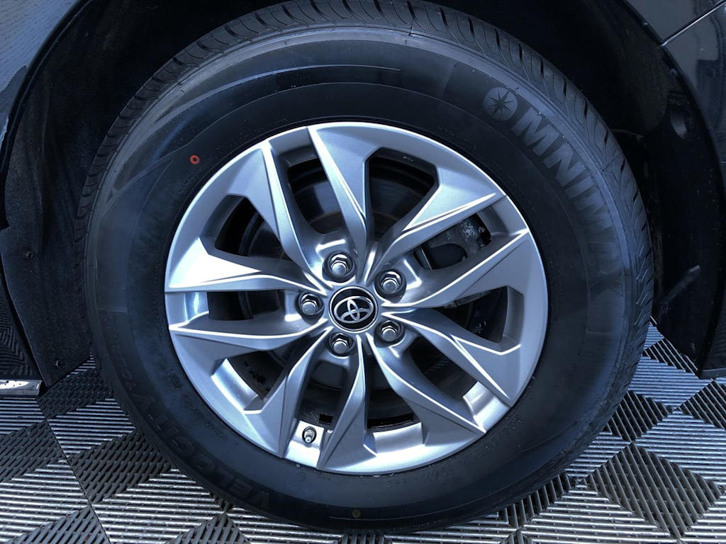 Thumbnail: 2021 Toyota Sienna - 8