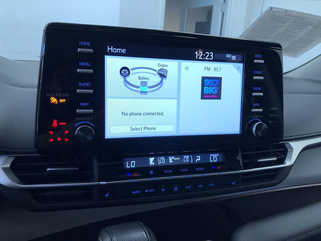 Thumbnail: 2021 Toyota Sienna - 33