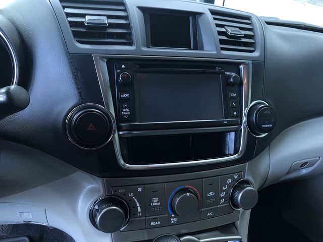 Thumbnail: 2013 Toyota Highlander - 13