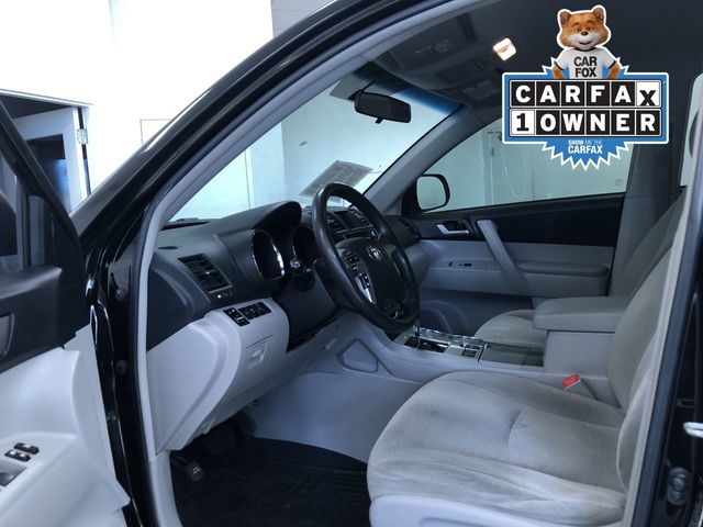 Thumbnail: 2013 Toyota Highlander - 2