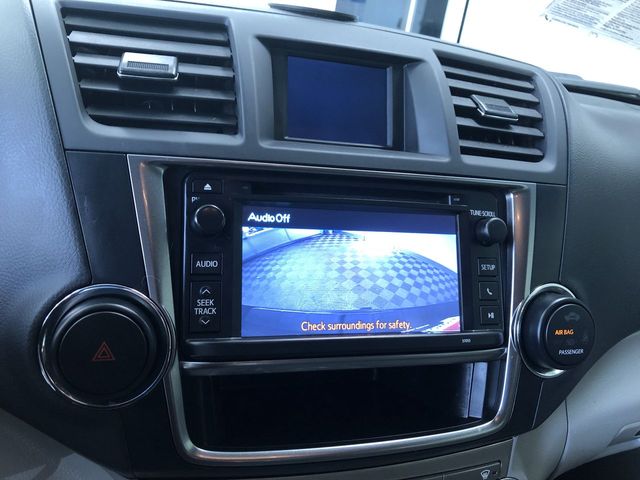 Thumbnail: 2013 Toyota Highlander - 22