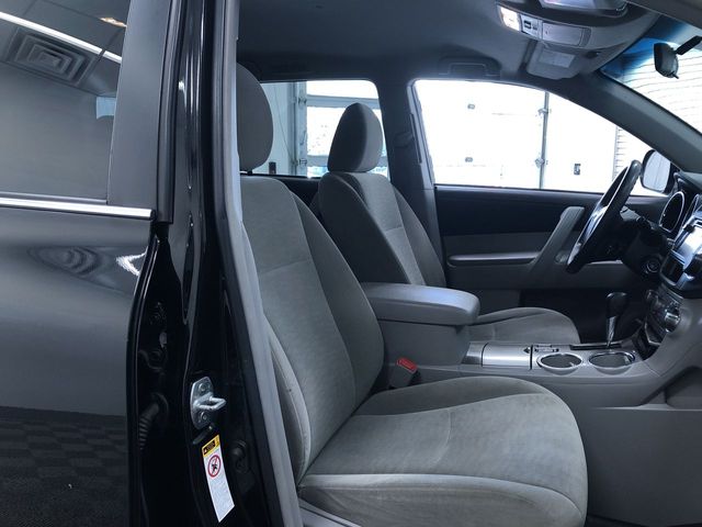 Thumbnail: 2013 Toyota Highlander - 9