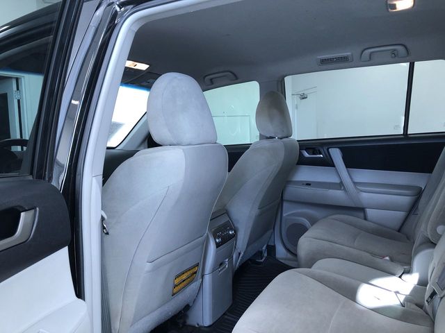 Thumbnail: 2013 Toyota Highlander - 10