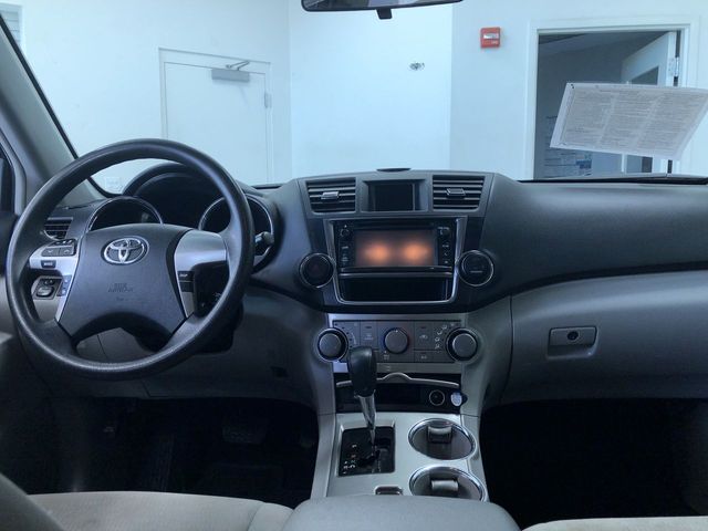 Thumbnail: 2013 Toyota Highlander - 7