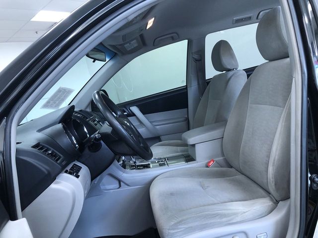 Thumbnail: 2013 Toyota Highlander - 8