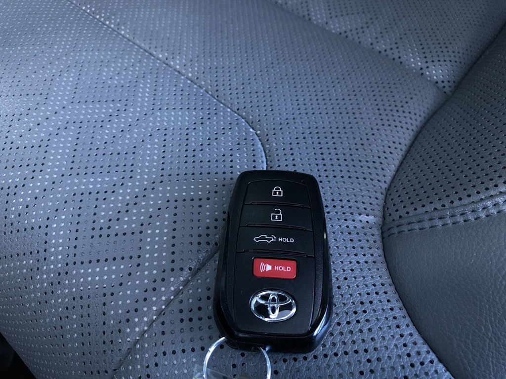 2022 Toyota Tundra Limited 18