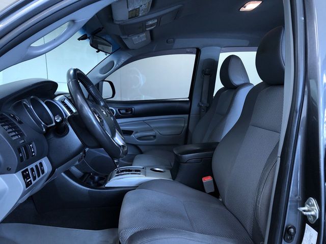 Thumbnail: 2015 Toyota Tacoma - 10
